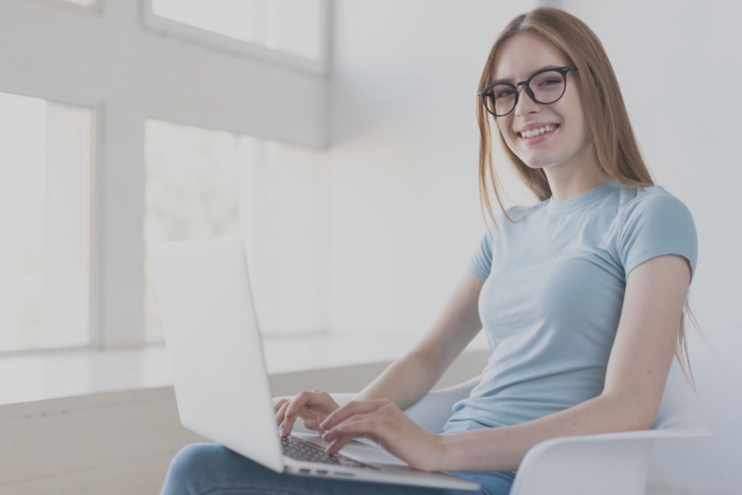 Workshopteilnehmer bei der gemeinsamen Projektarbeit